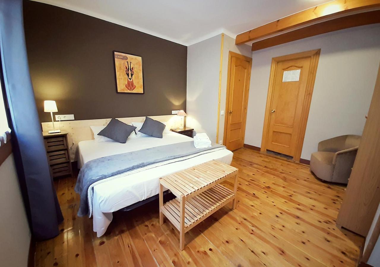 פגסרדה Hostal Fonda Prat מראה חיצוני תמונה